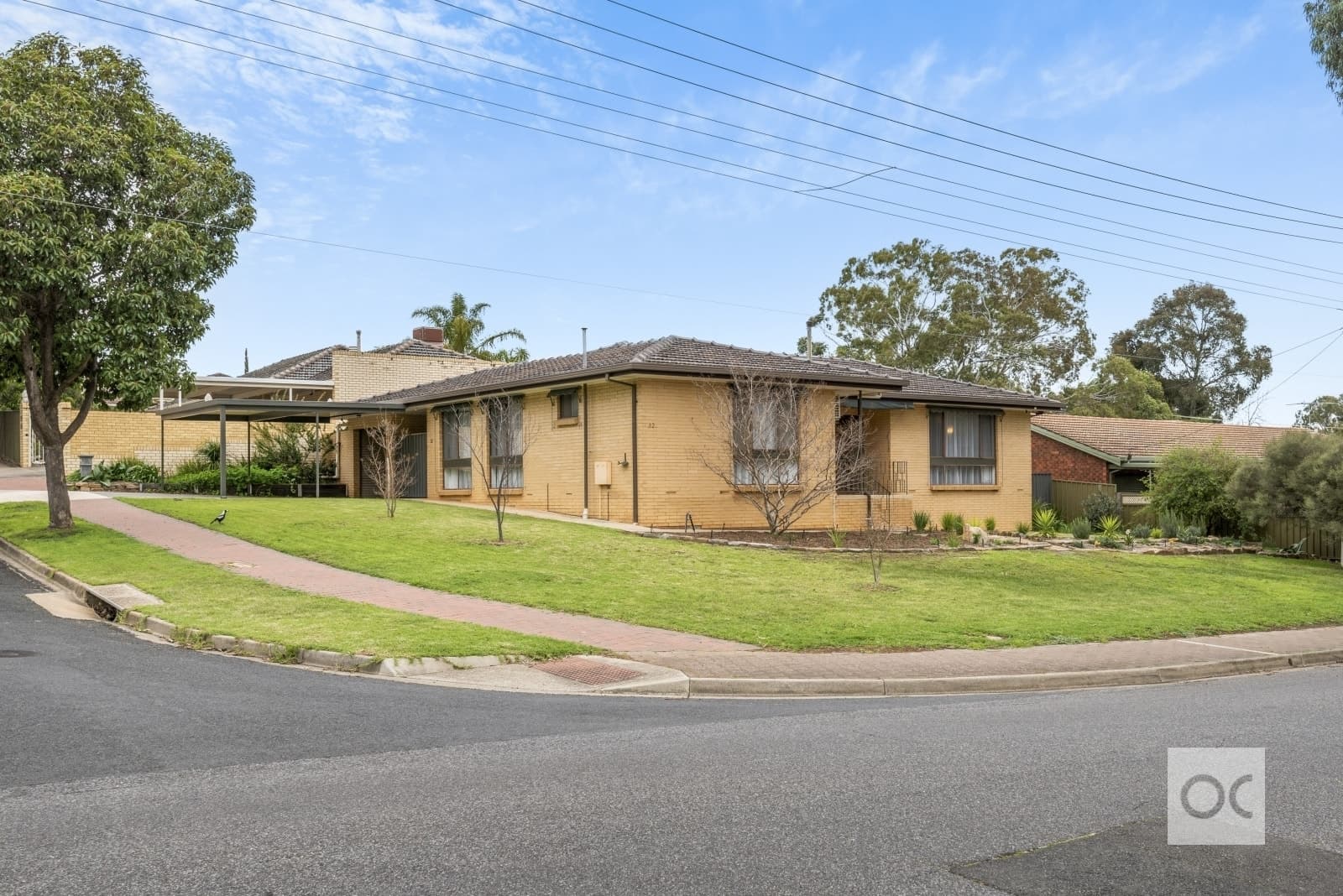 32 Sapphire Crescent, Highbury - Image 1
