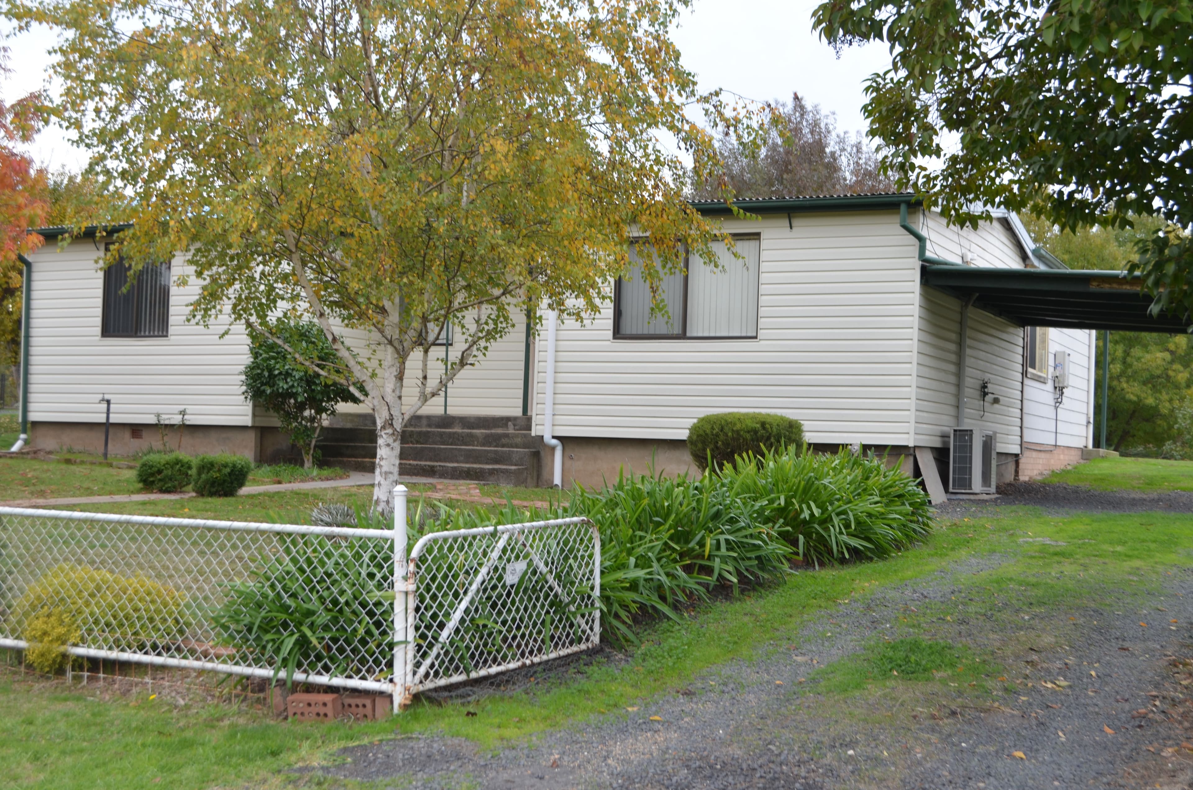 28 Cromwell Street, Adelong - Image 1