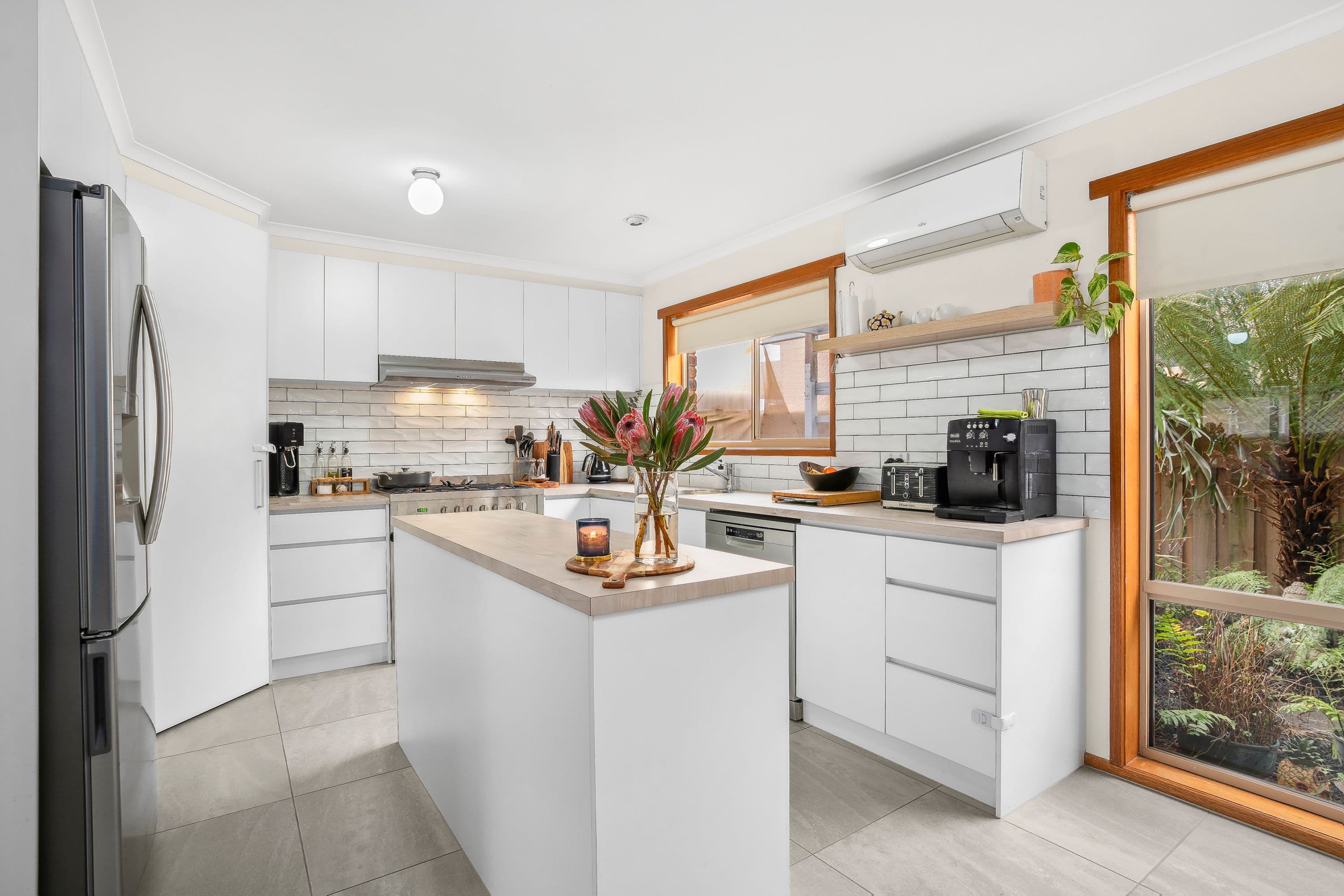 16 The Esperence, Lara VIC 3212, Lara - Image 1