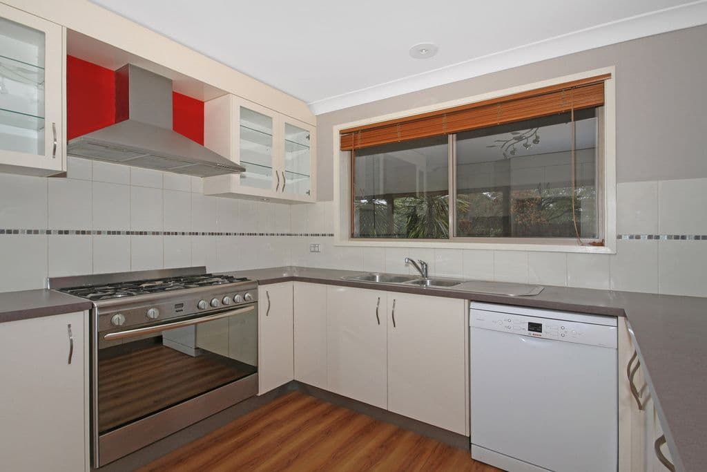 7 Thomas Mitchell Crescent, Sunshine Bay - Image 1