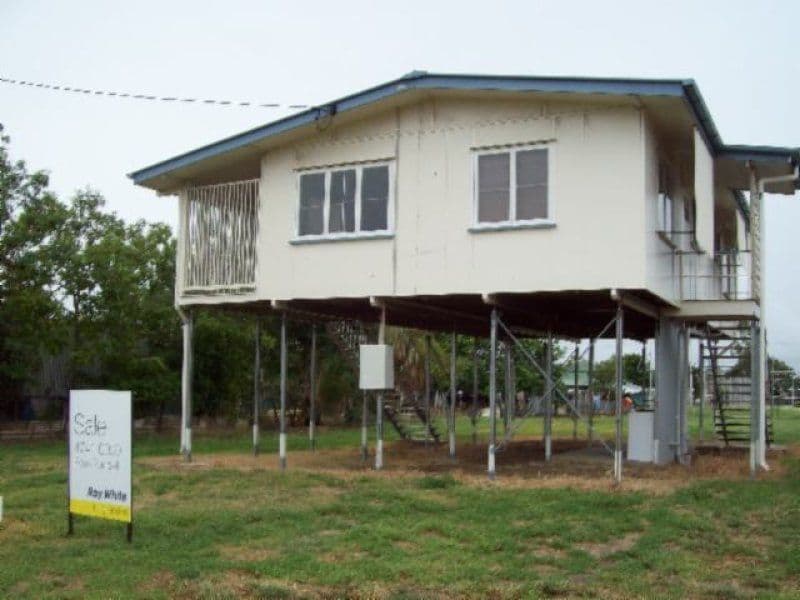 77 Brodie, HUGHENDEN QLD 4821, Hughenden - Image 1