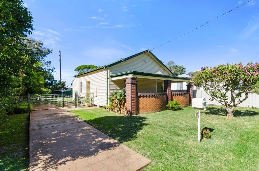 28 Hewitts Avenue, Thirroul - Image 1