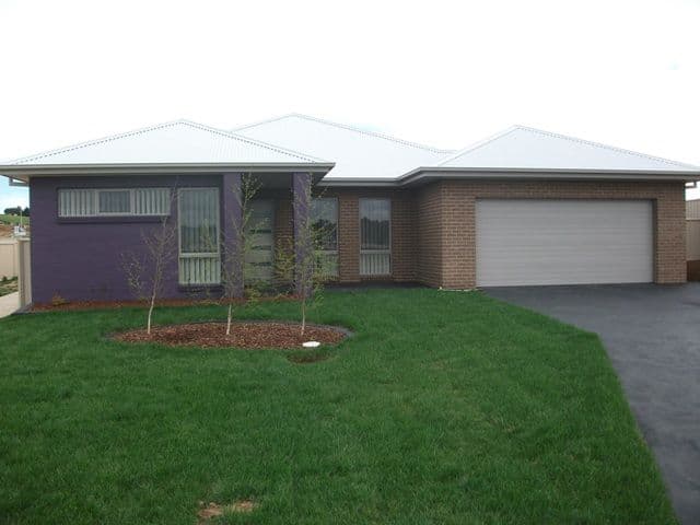 98 Braeburn Crescent, ORANGE NSW 2800, Orange - Image 1