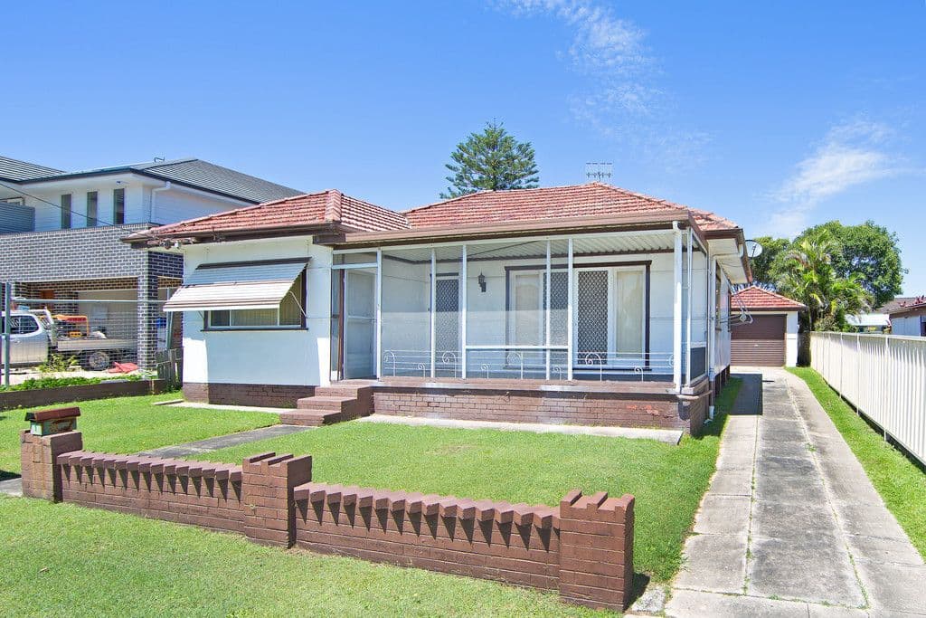 1 Fairview Avenue, The Entrance - Image 1