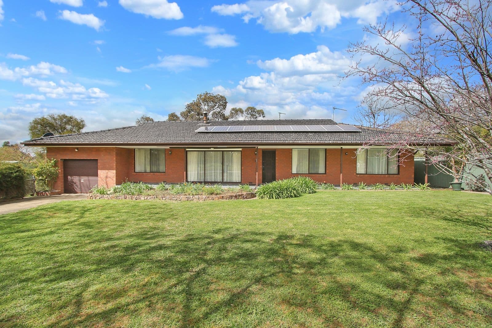 132 Pearce Street, Howlong NSW 2643, Howlong - Image 1