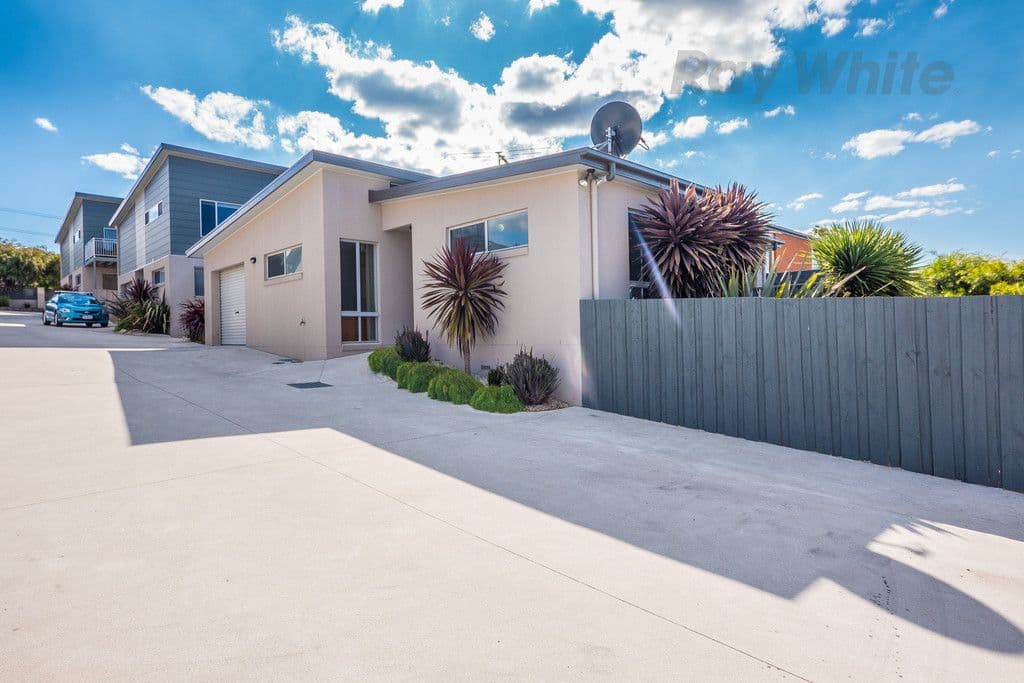 184 Roslyn Avenue, Blackmans Bay TAS 7052, Blackmans Bay - Image 1