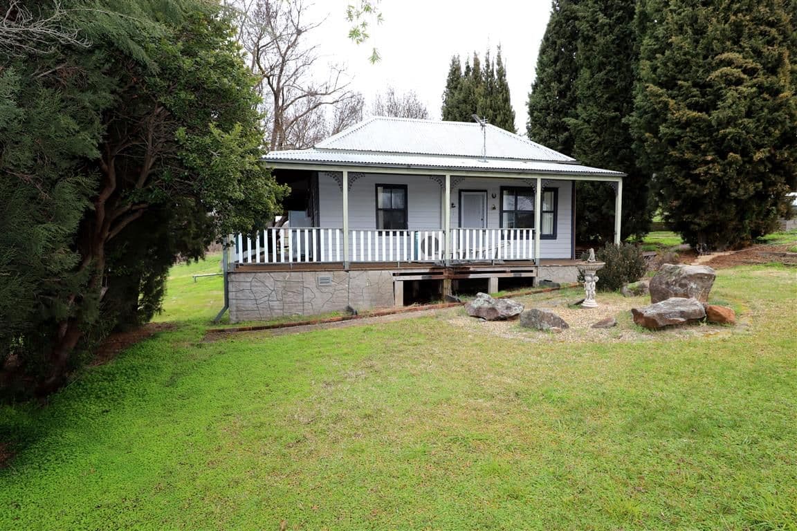 17 Gilmore Street, Adelong - Image 1