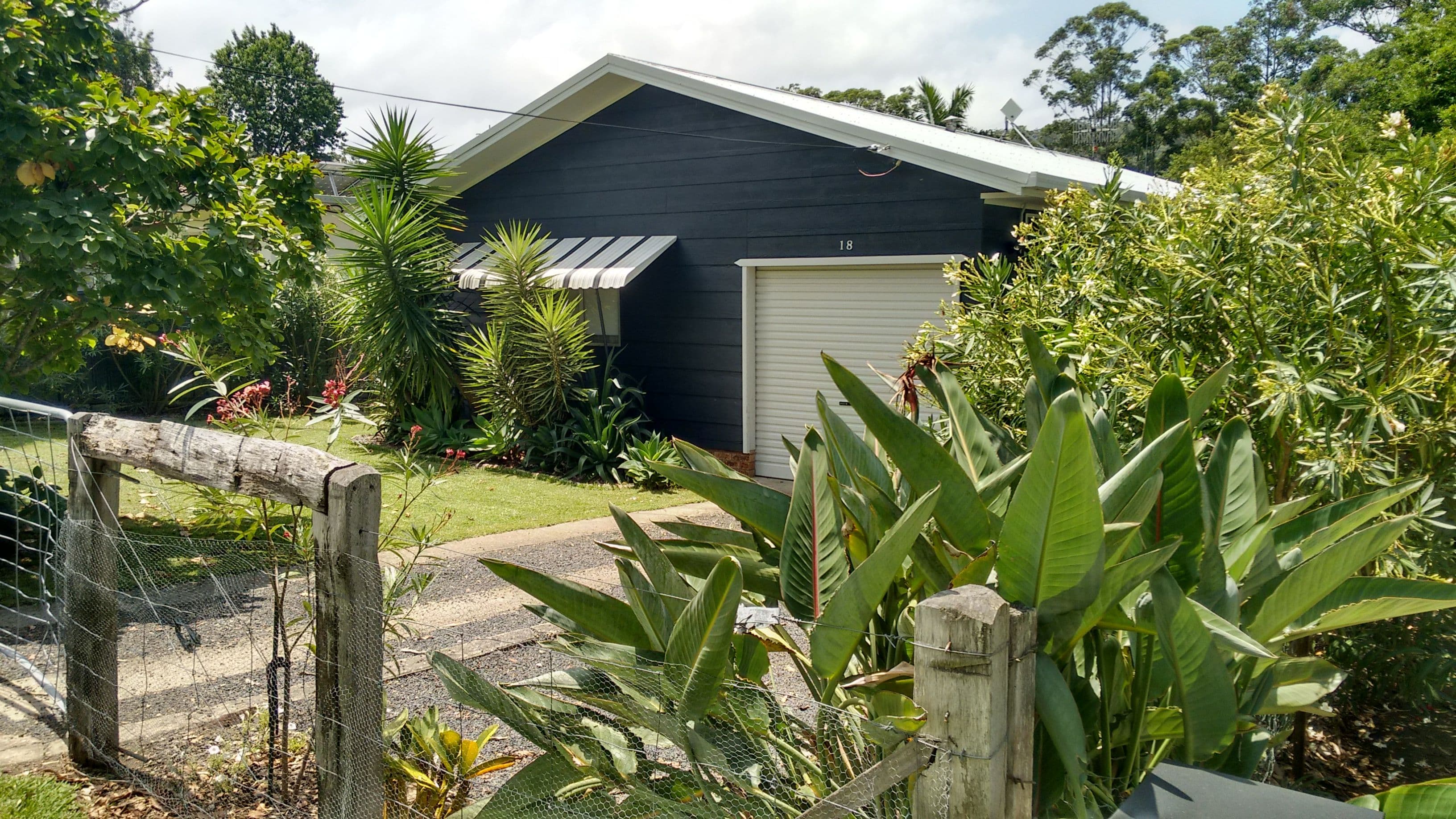 18 Wattle Street, Fishermans Paradise - Image 1
