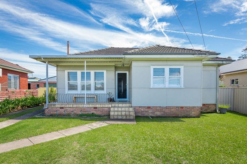 12 Carinmoney Avenue, Warilla - Image 1