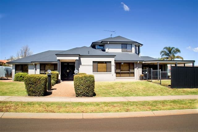 1 La Vista Court, MIDDLE RIDGE QLD 4350, Middle Ridge - Image 1
