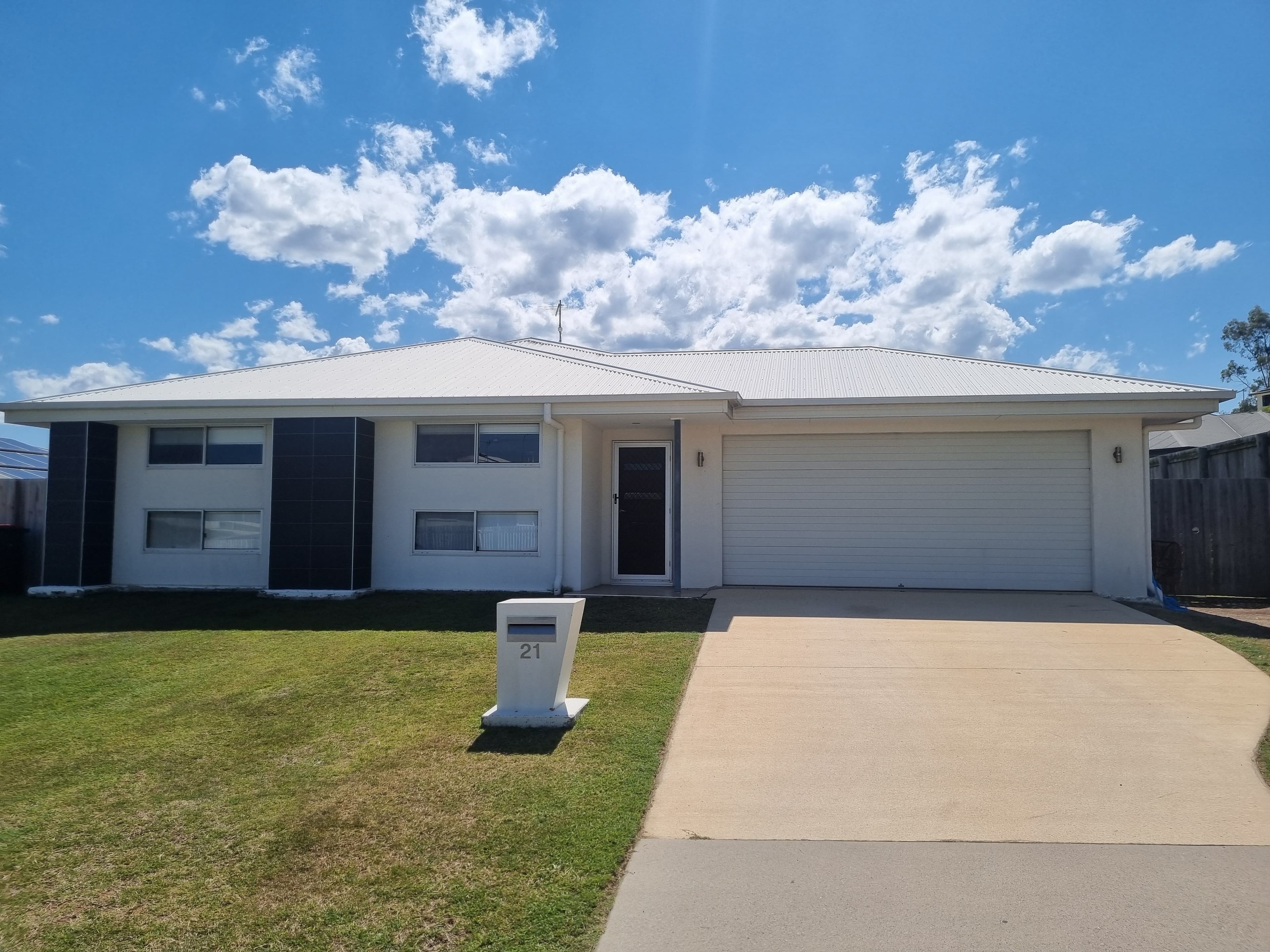 21 Stella Street, Boyne Island QLD 4680, Boyne Island - Image 1