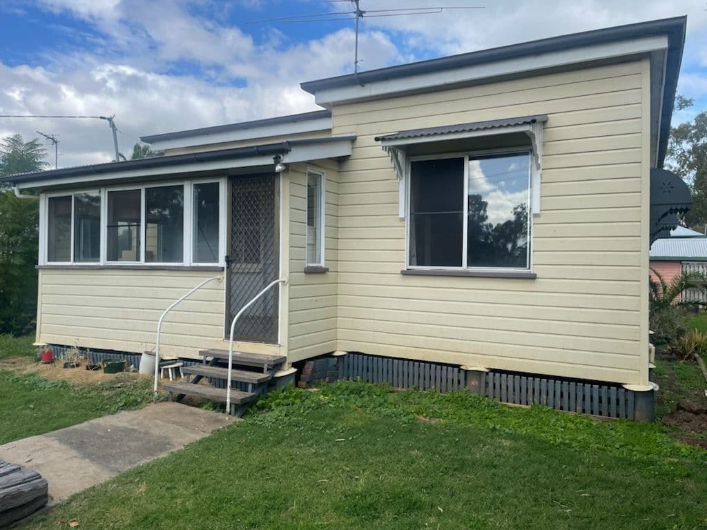 11 Morton Street, Oakey QLD 4401, Oakey - Image 1