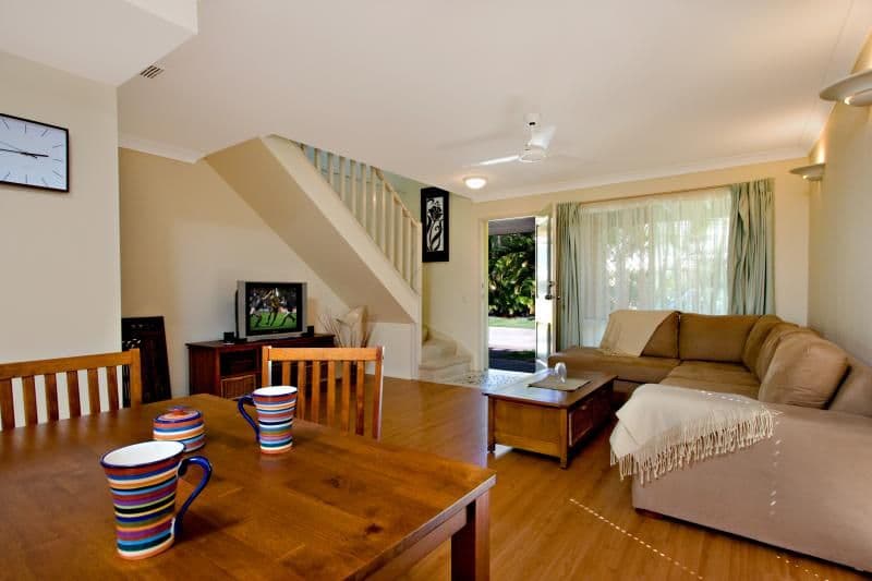 215 Cottesloe Drive, MERMAID WATERS QLD 4218, Mermaid Waters - Image 1