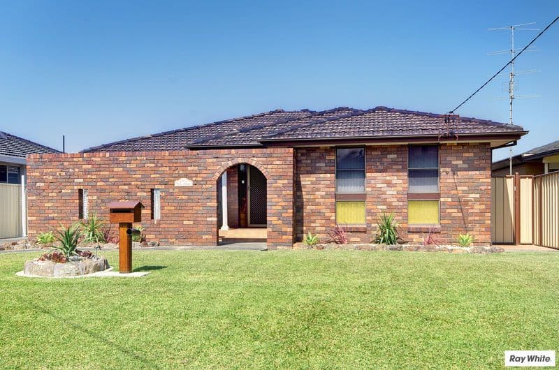 17 Doris Avenue, WOONONA NSW 2517, Woonona - Image 1