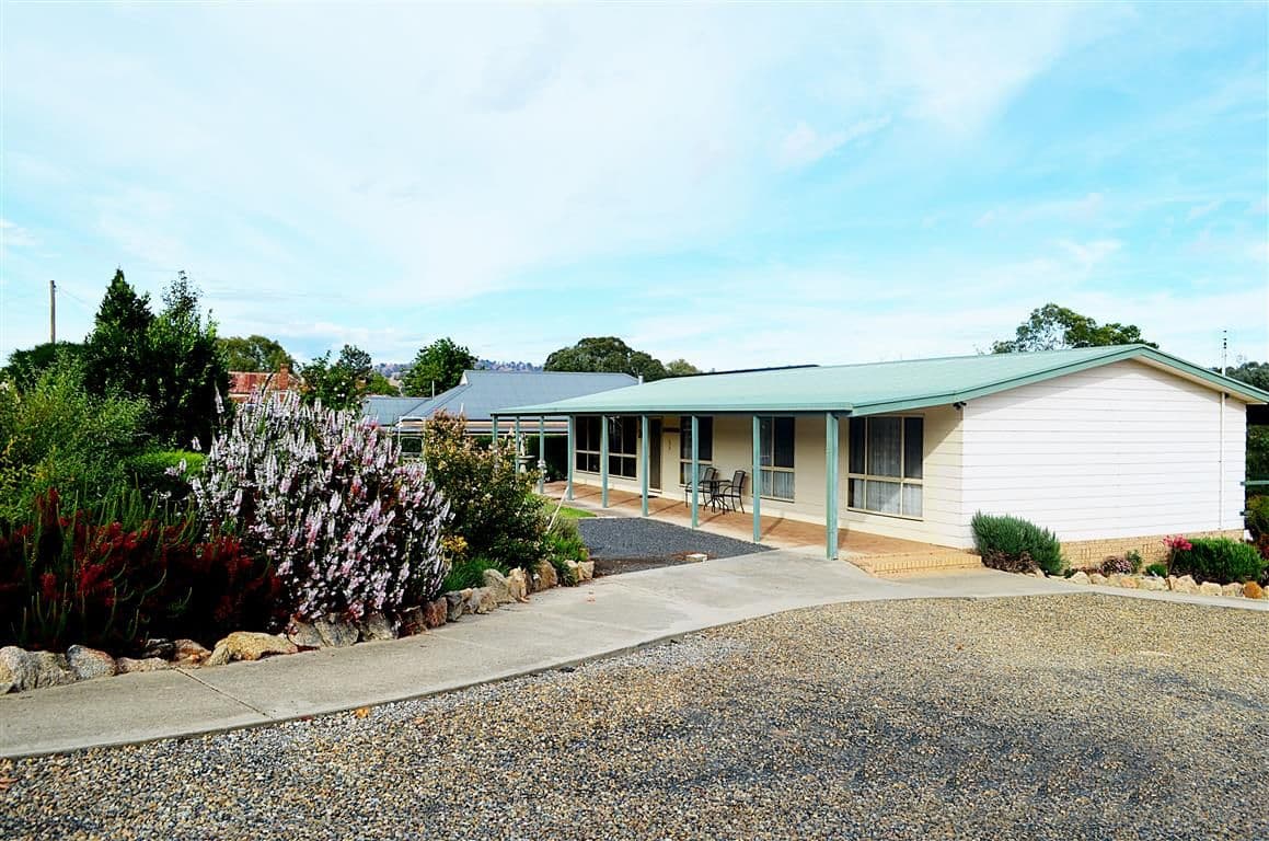 9 Camp Street, Adelong - Image 1