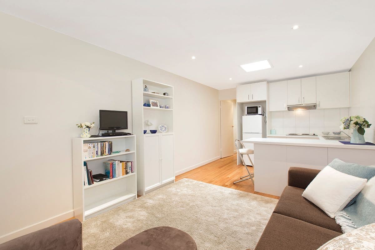 8 Adelaide Street, Murrumbeena VIC 3163, Murrumbeena - Image 1