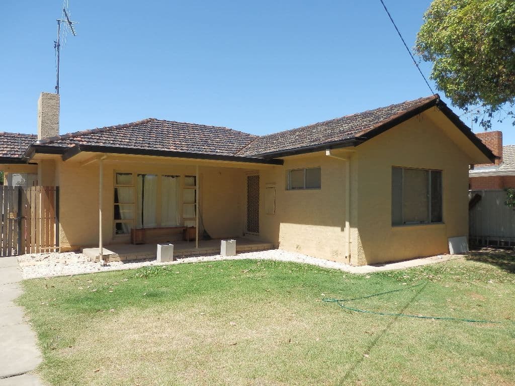 25 Civic Avenue, ECHUCA VIC 3564, Echuca - Image 1
