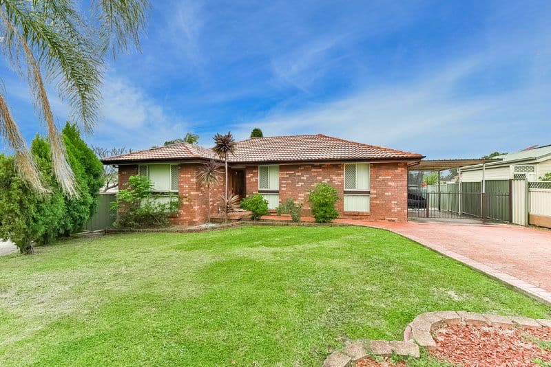 10 Salamaua Place, Glenfield - Image 1