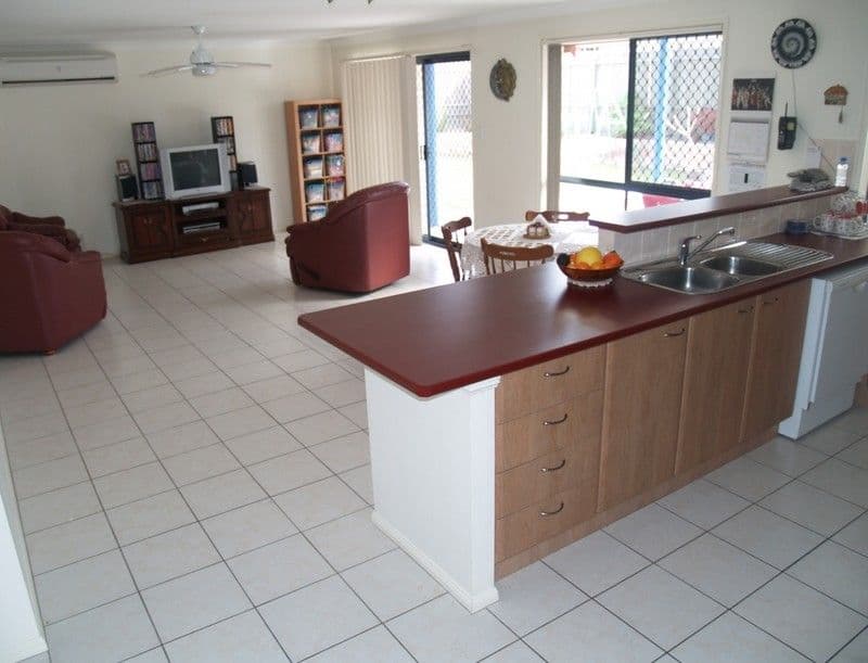 10 Newland Crescent, PARKINSON QLD 4115, Parkinson - Image 1