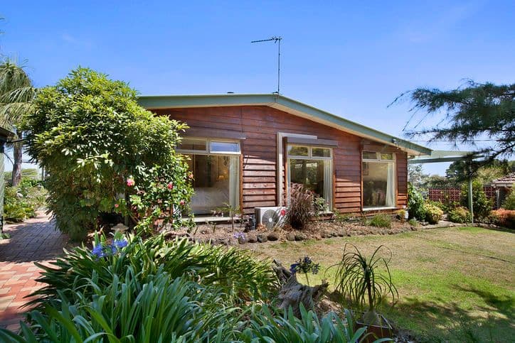 17 St Johns Road, WONGA PARK VIC 3115, Wonga Park - Image 1