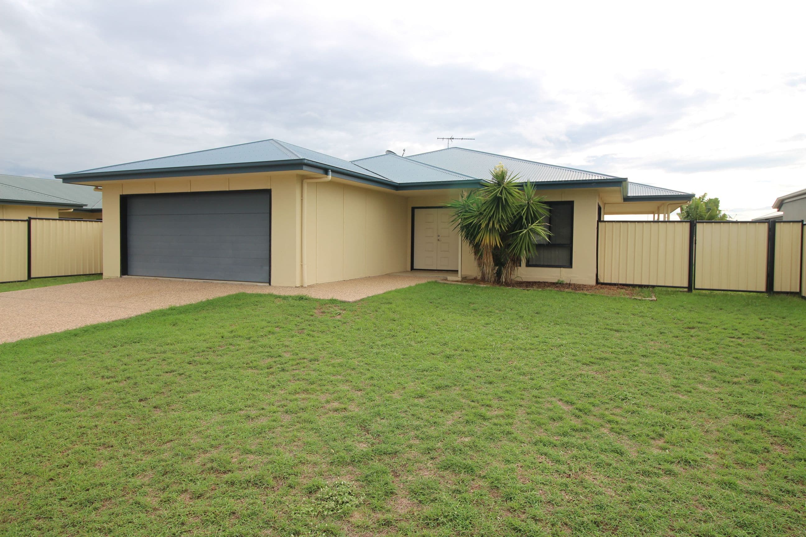 7 Glovar Street, EMERALD QLD 4720, Emerald - Image 1