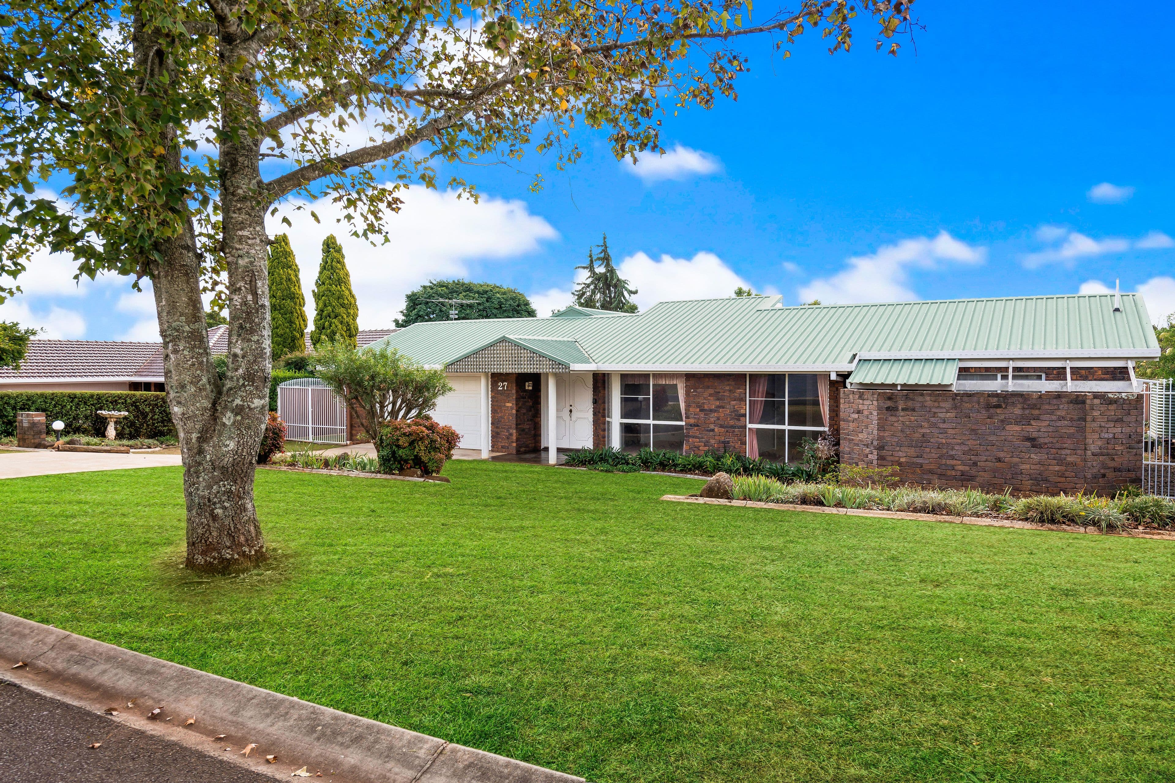 44 Enfield Drive, Bayswater, Bayswater - Image 1