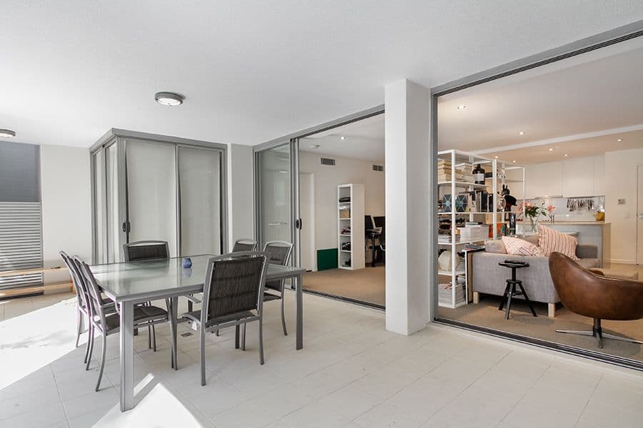18 Paradise Street, HIGHGATE HILL QLD 4101, Highgate Hill - Image 1