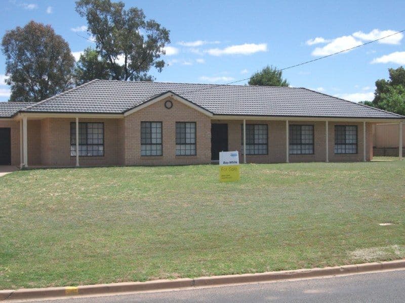 57 Officers Parade, CONDOBOLIN NSW 2877, Condobolin - Image 1