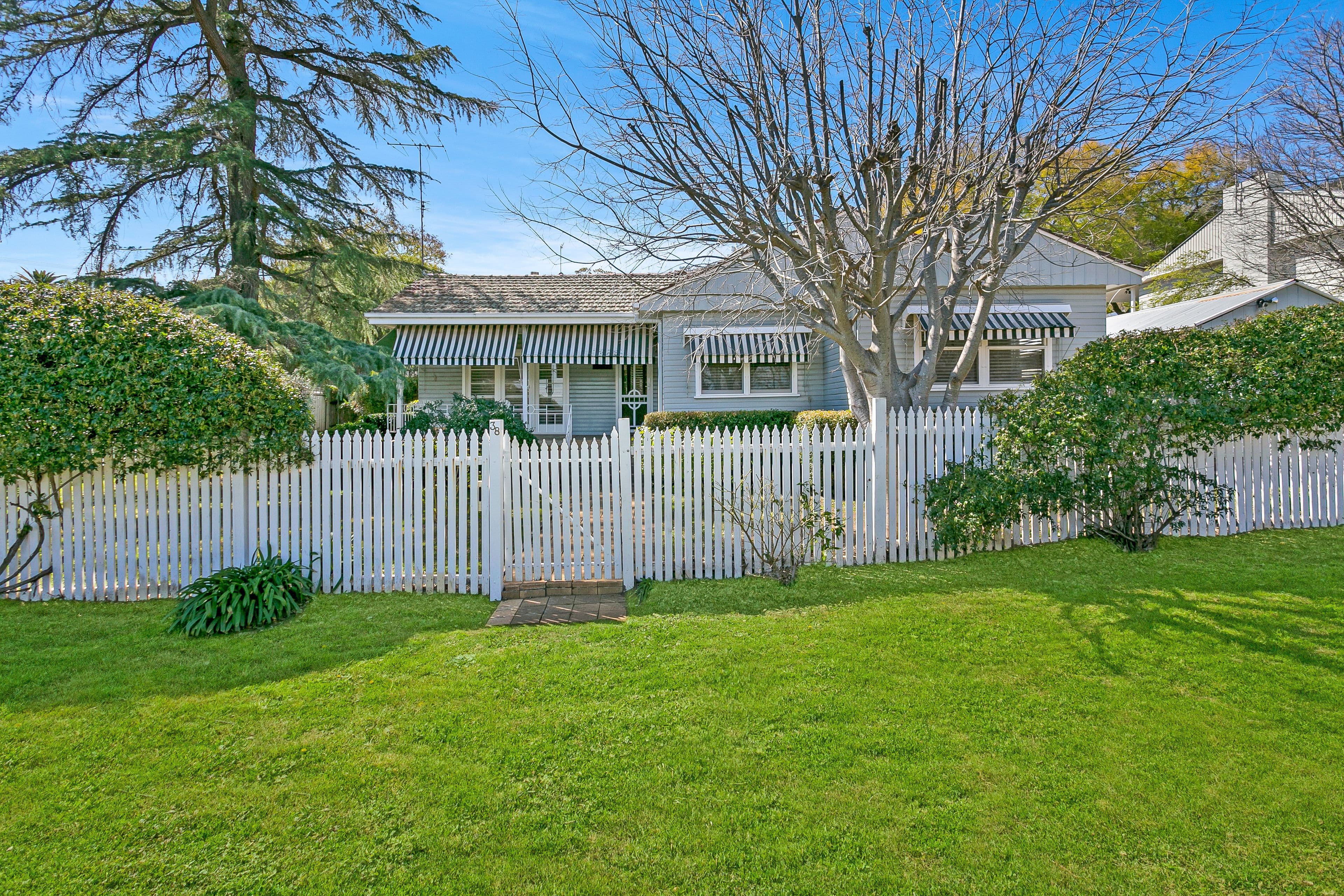 38 Raglan Street, Tamworth NSW 2340, Tamworth - Image 1