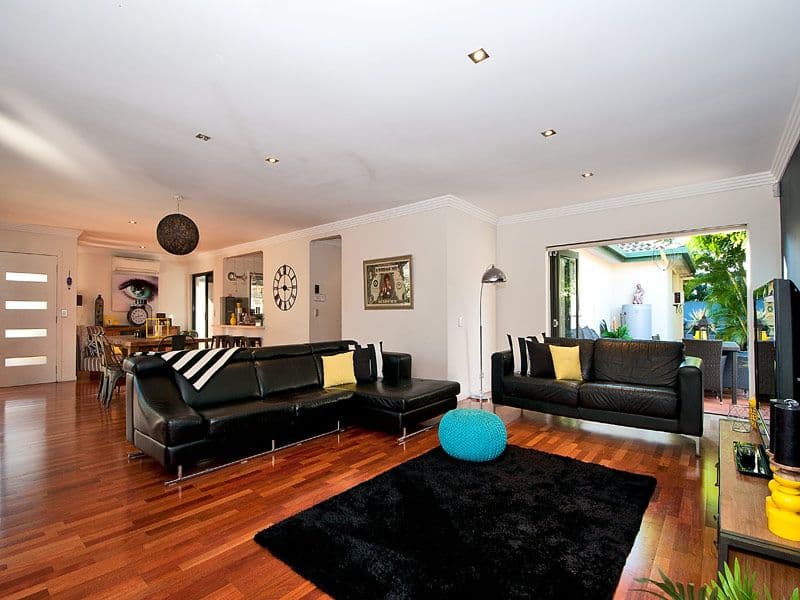 19 Coogeen Street, Sorrento QLD 4217, Sorrento - Image 1