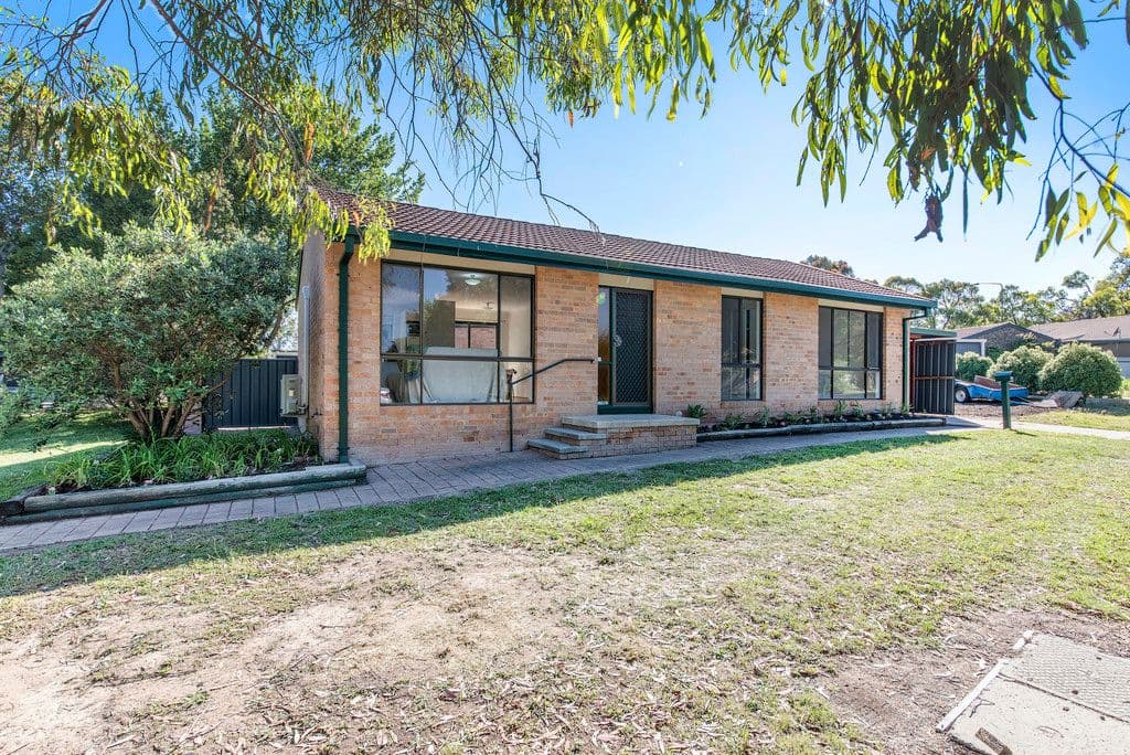 33 Gibbons Street, Chisholm ACT 2905, Chisholm - Image 1