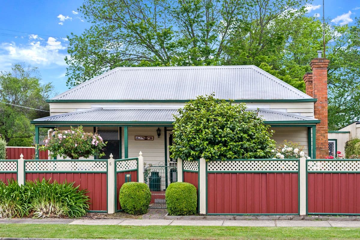 5 Learmonth Street, Hamilton VIC 3300, Hamilton - Image 1