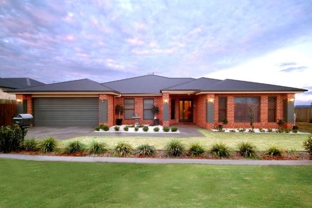 24 Kingfisher Close, HIGHFIELDS QLD 4352, Highfields - Image 1