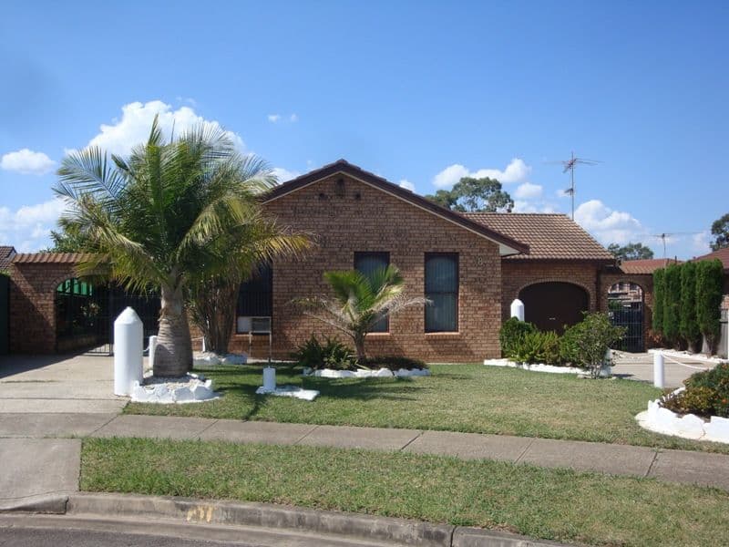 8 Marina Close, BOSSLEY PARK NSW 2176, Bossley Park - Image 1