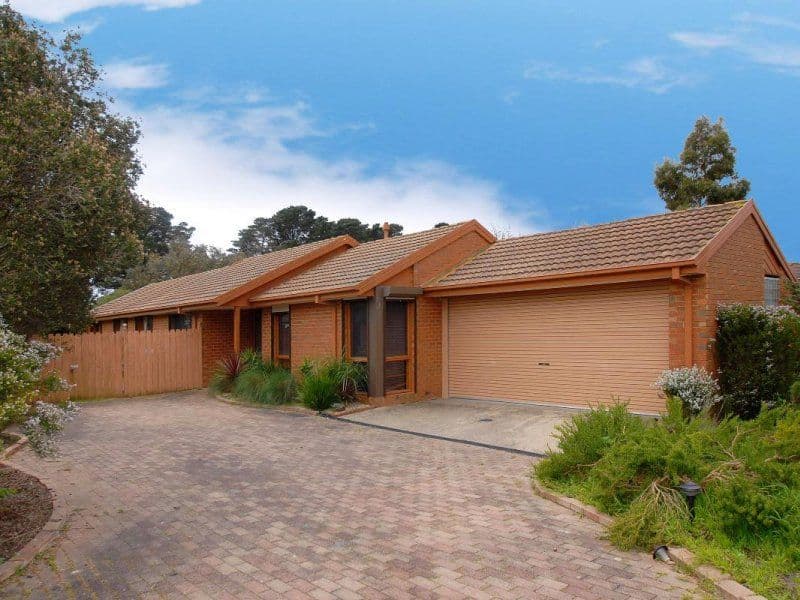 13 Honeysuckle Court, CRANBOURNE VIC 3977, Cranbourne North - Image 1