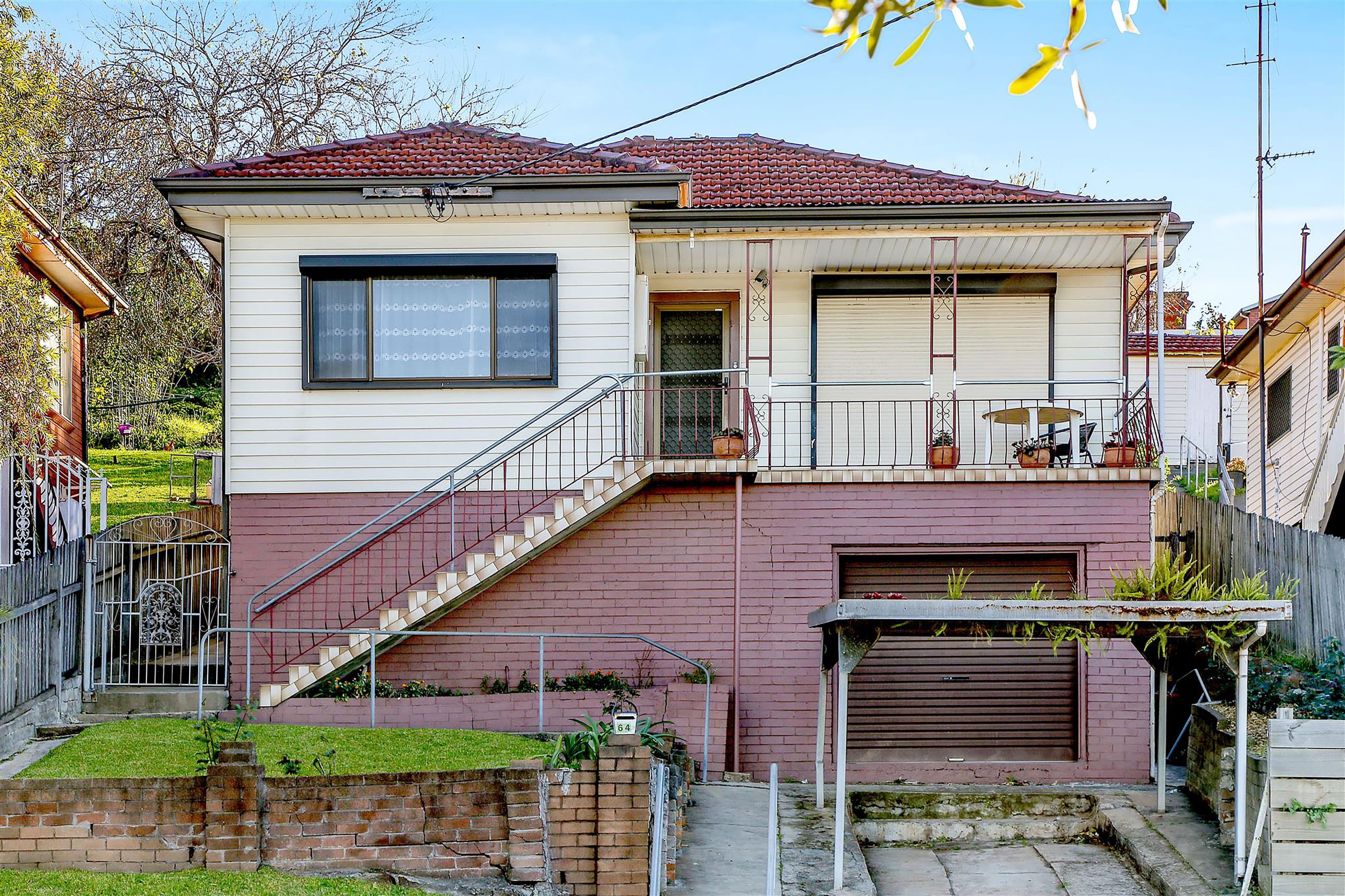 64 Lake Avenue, Cringila - Image 1