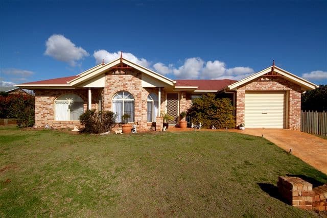 2 Willem Close, MIDDLE RIDGE QLD 4350, Middle Ridge - Image 1