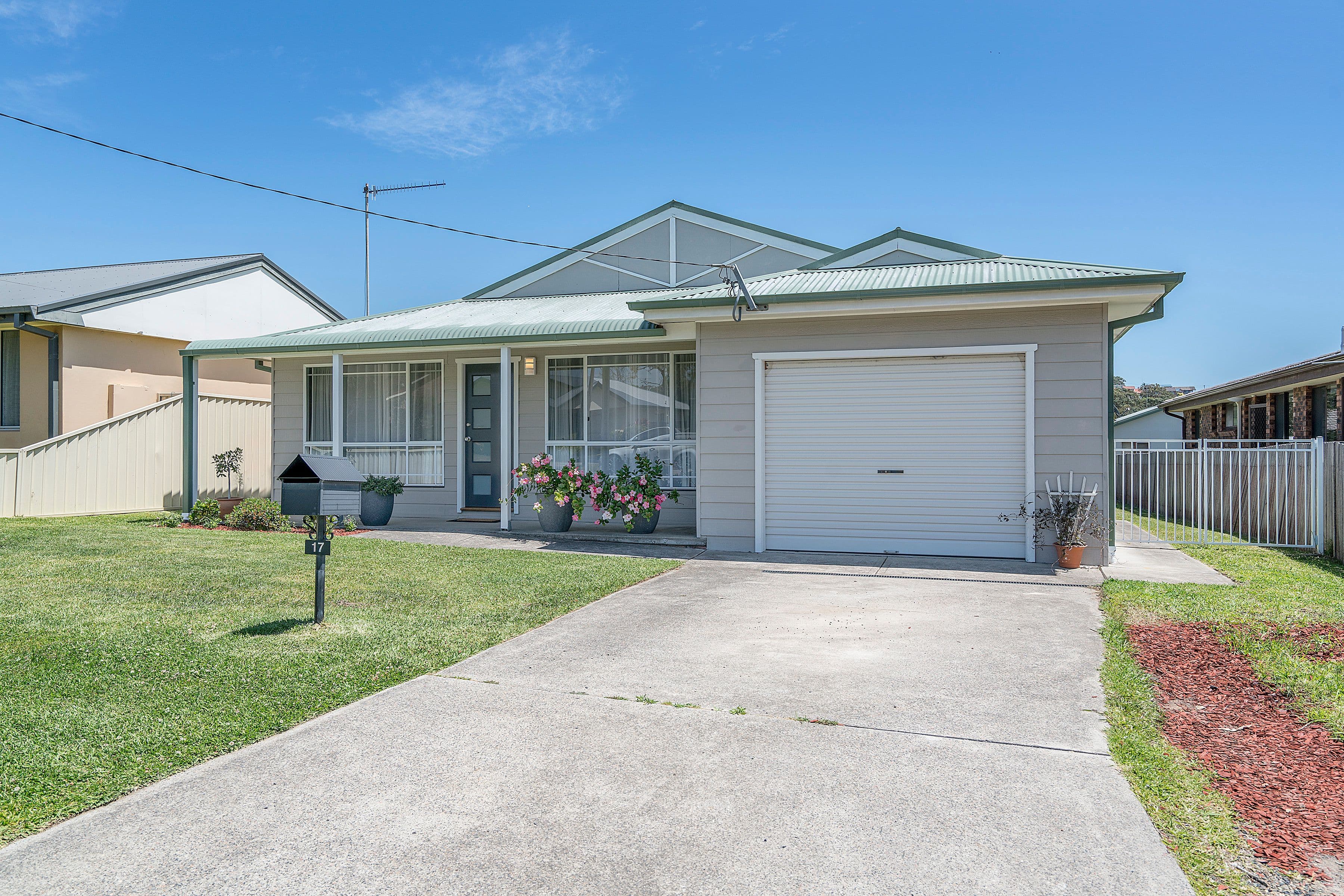 17 Germaine Avenue, Bateau Bay - Image 1