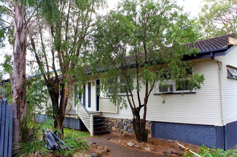 30 View Crescent, Arana Hills - Image 1