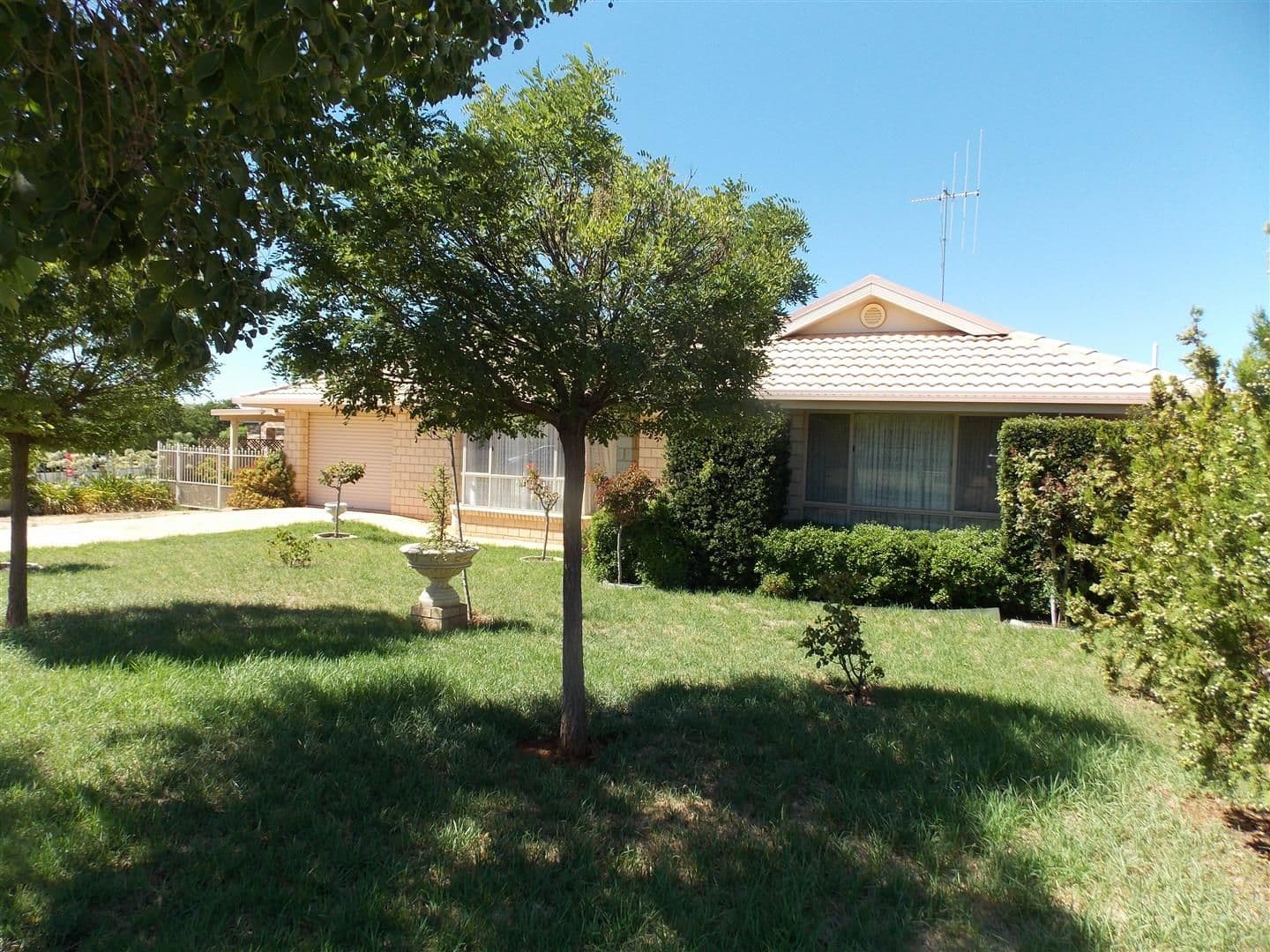 10 Noonan Street, PARKES NSW 2870, Parkes - Image 1