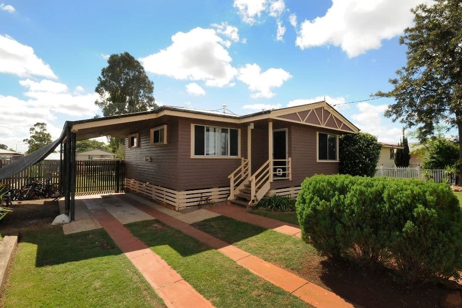 17 Delray Street, OAKEY QLD 4401, Oakey - Image 1