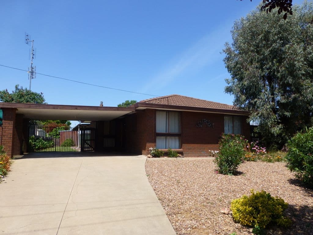 11 Vines Street, ECHUCA VIC 3564, Echuca - Image 1