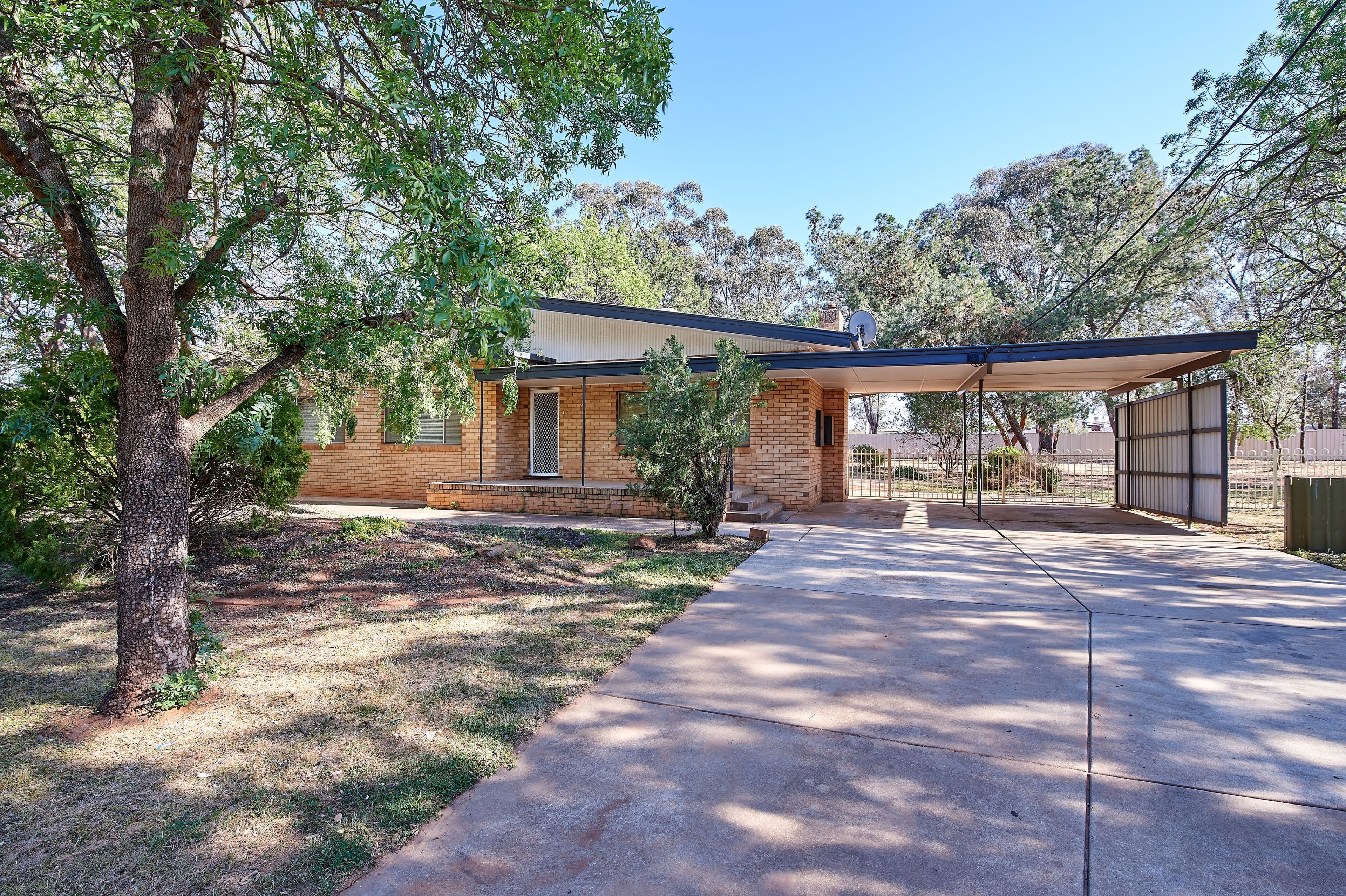44 Mann Street, Coolamon - Image 1