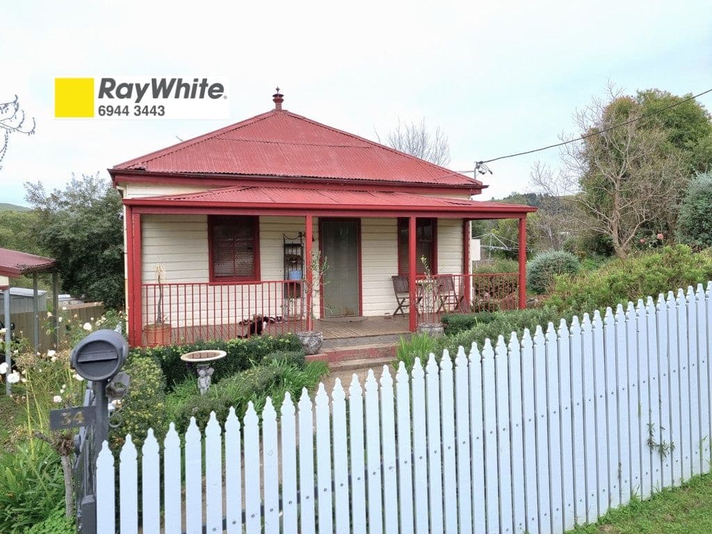 34 Tor Street, Gundagai NSW 2722, Gundagai - Image 1