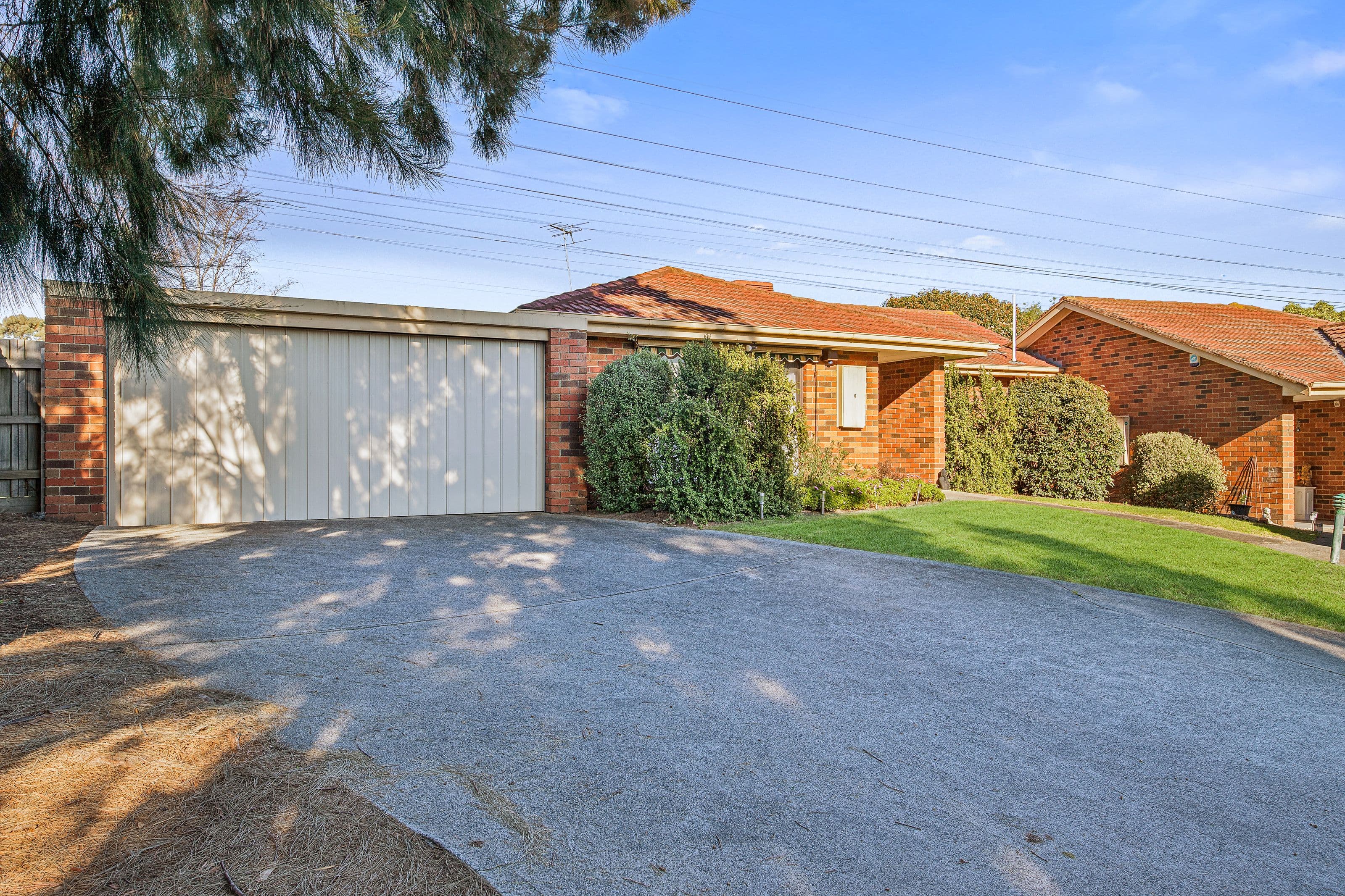 10 Lang Road, Mount Waverley VIC 3149, Mount Waverley - Image 1
