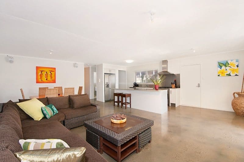 37 Venice Street, MERMAID BEACH QLD 4218, Mermaid Beach - Image 1