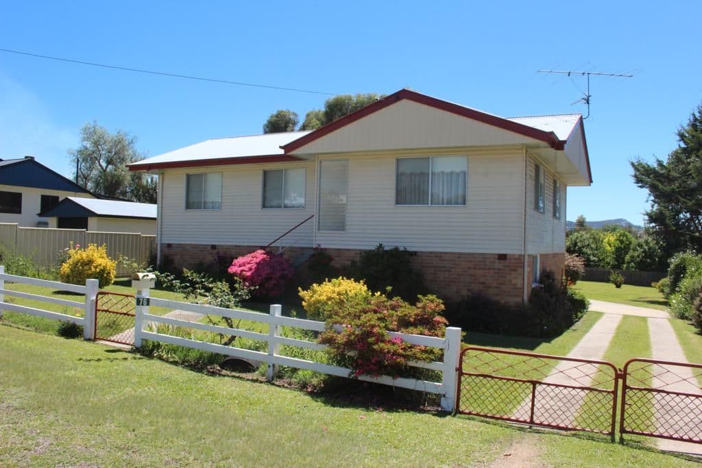 76 Logan Street, TENTERFIELD NSW 2372, Tenterfield - Image 1