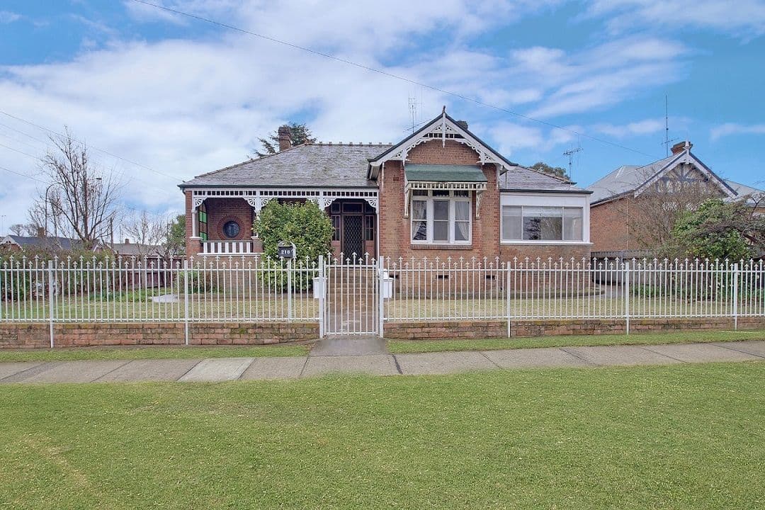 216 Cowper Street, GOULBURN NSW 2580, Goulburn - Image 1