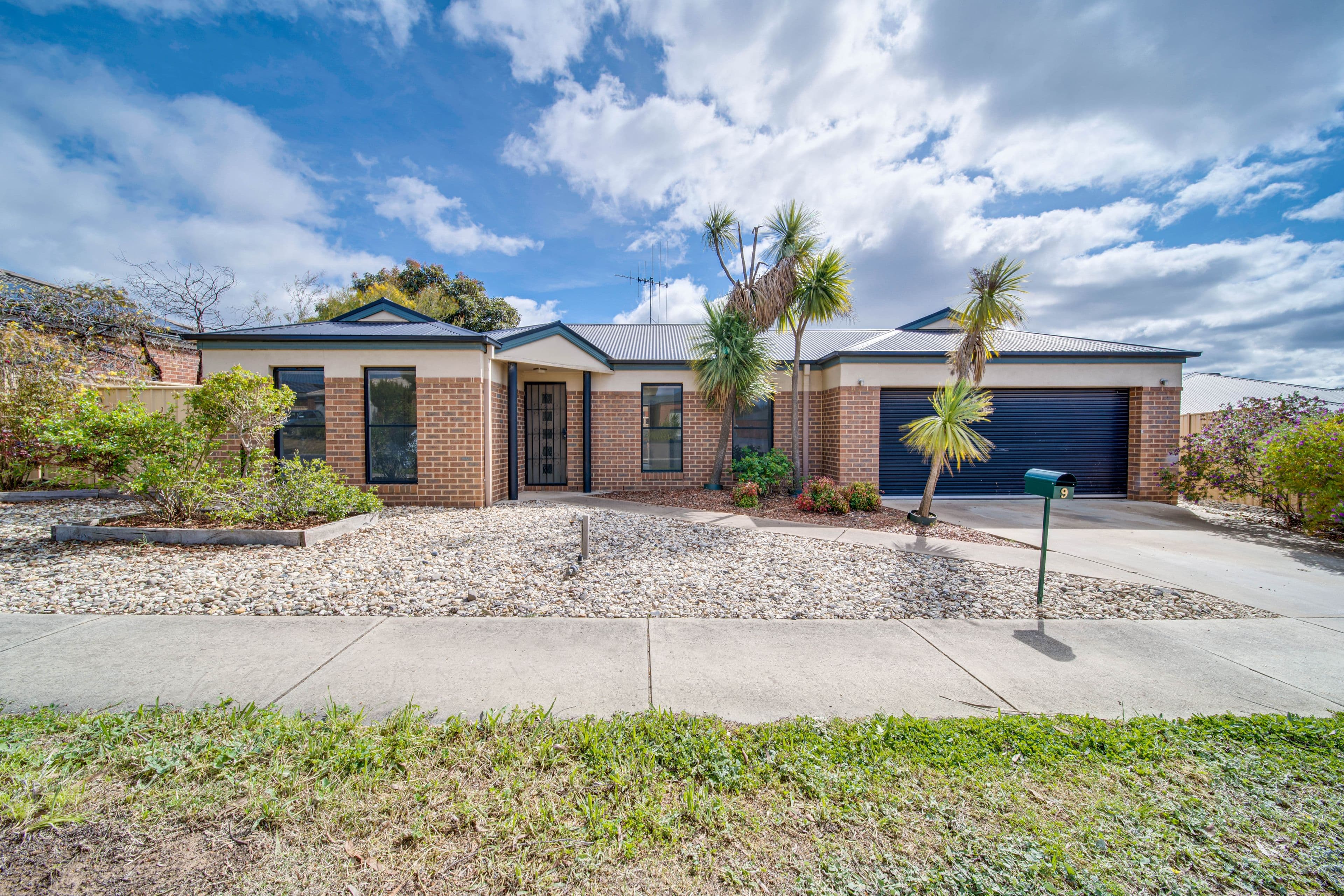 9 Sandhurst Drive, California Gully VIC 3556, California Gully - Image 1