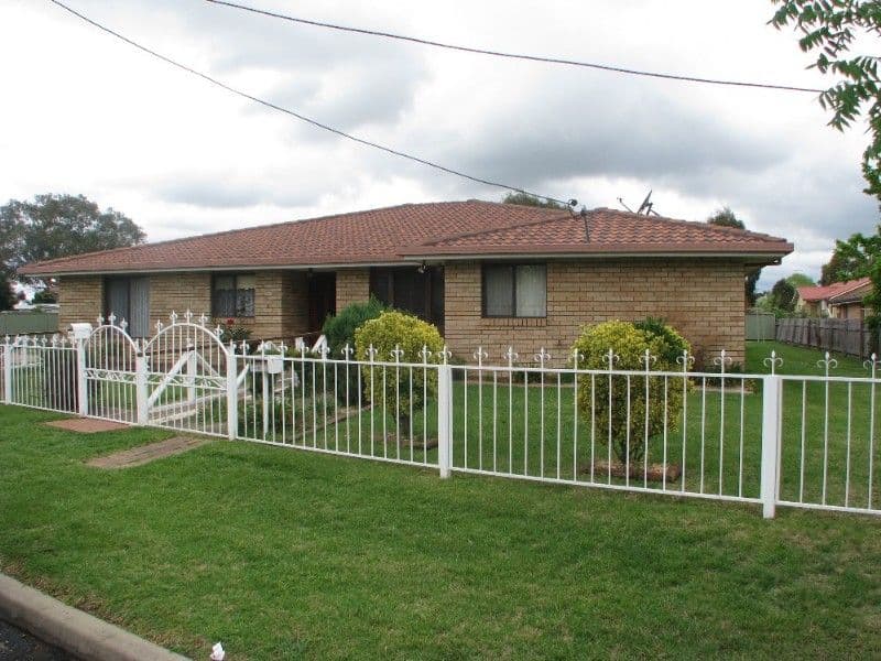 18 Barry Street, ARMIDALE NSW 2350, Armidale - Image 1